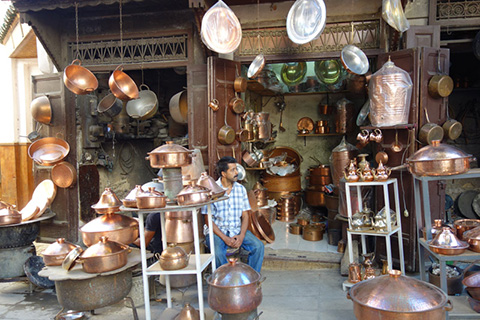 Metal pot shop in Medina