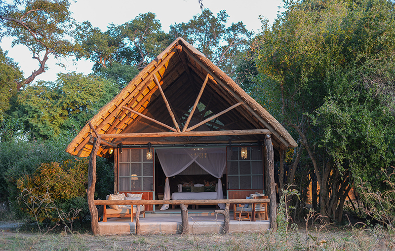 Mwamba Bush Camp - Safari Camp in South Luangwa National Park, Zambia